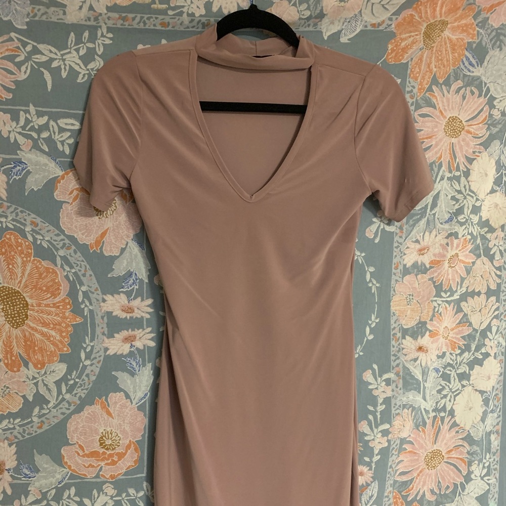Forever 21 bodycon dress with chocker cutout